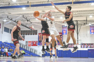 Hawks can't climb out of early hole in 70-60 loss to Shady Spring